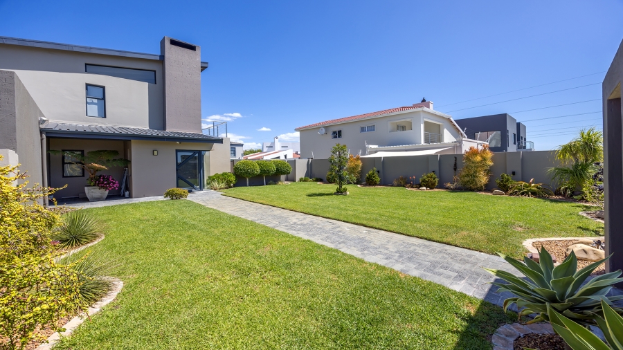 4 Bedroom Property for Sale in Parklands North Western Cape